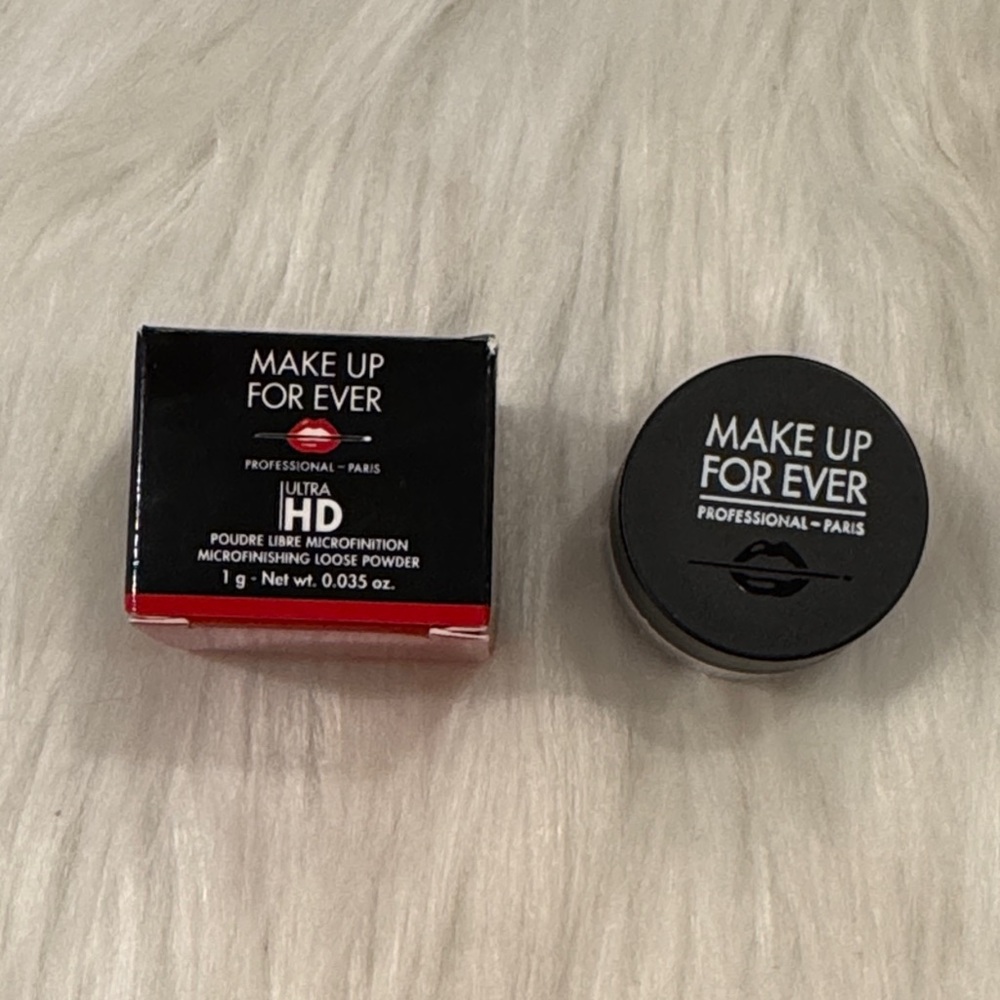 MAKE UP FOR EVER HD Skin Blurring & Perfecting Loose Setting Powder